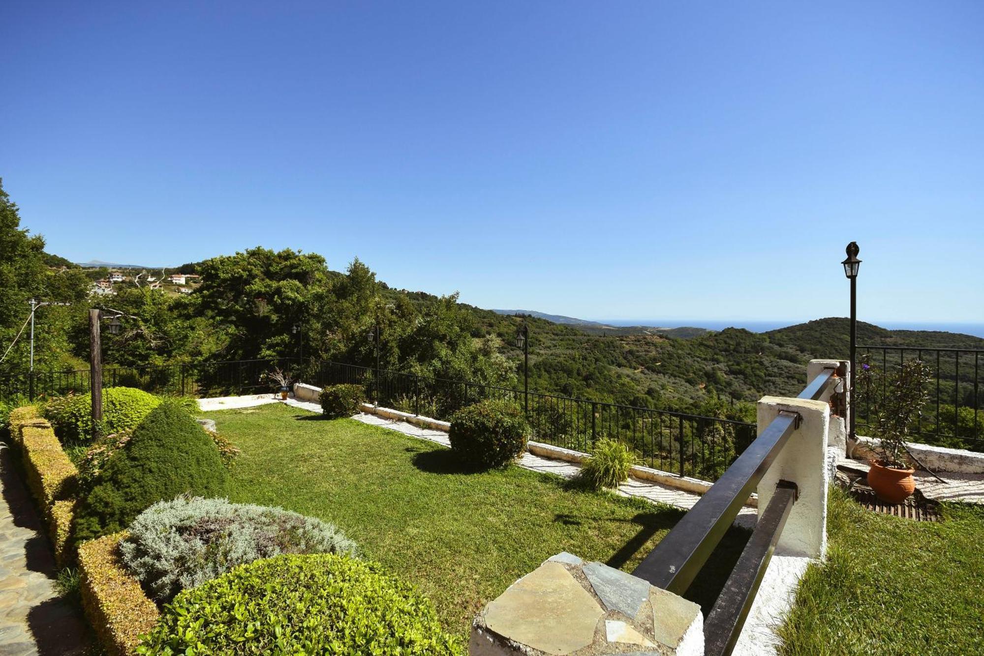 Guesthouse Amanitis Caesarea Skiti Exterior photo
