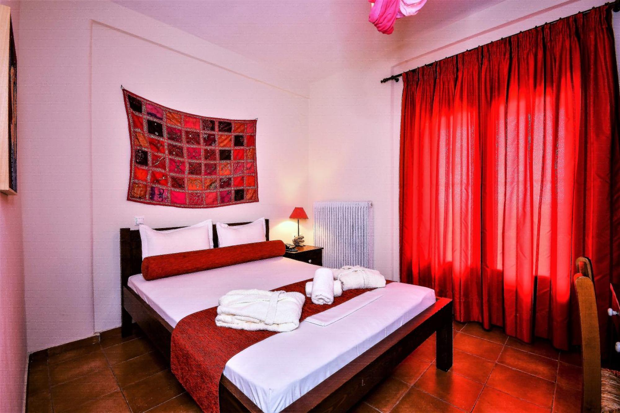 Guesthouse Amanitis Caesarea Skiti Exterior photo